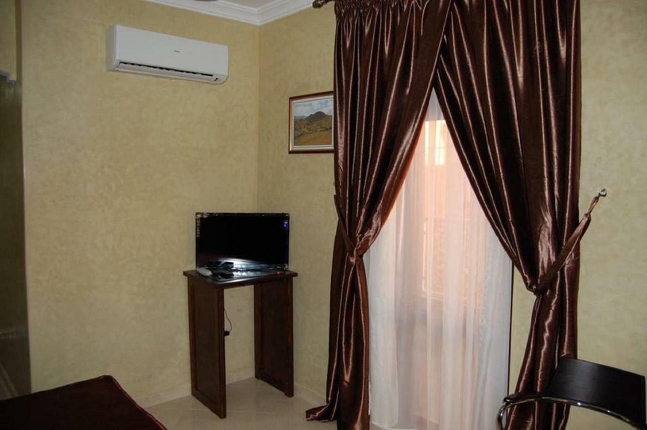 תיזנית Hotel Amoudou فندق أمودو מראה חיצוני תמונה